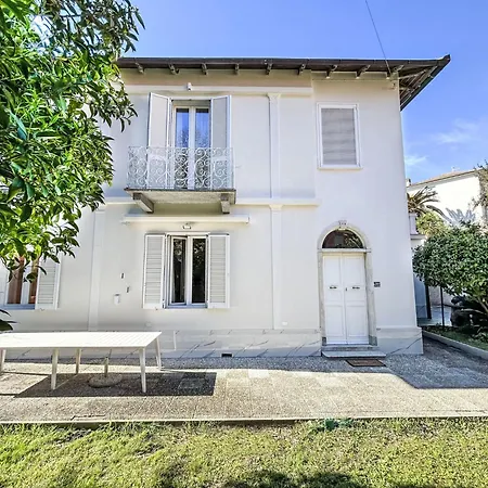 Ginevra By Interhome Moneglia