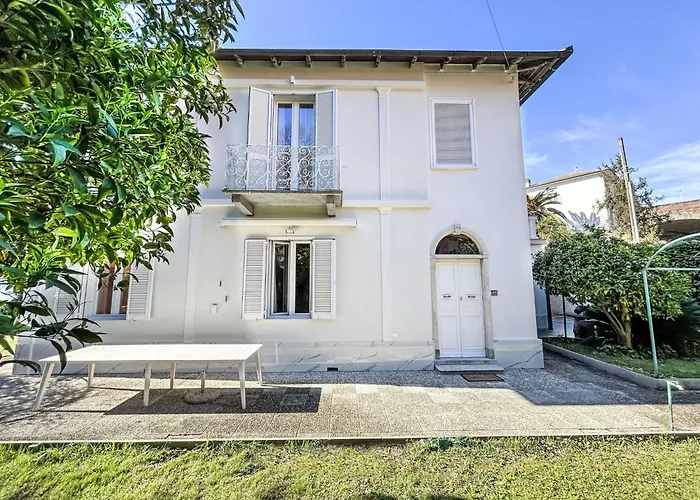 Ginevra By Interhome Moneglia